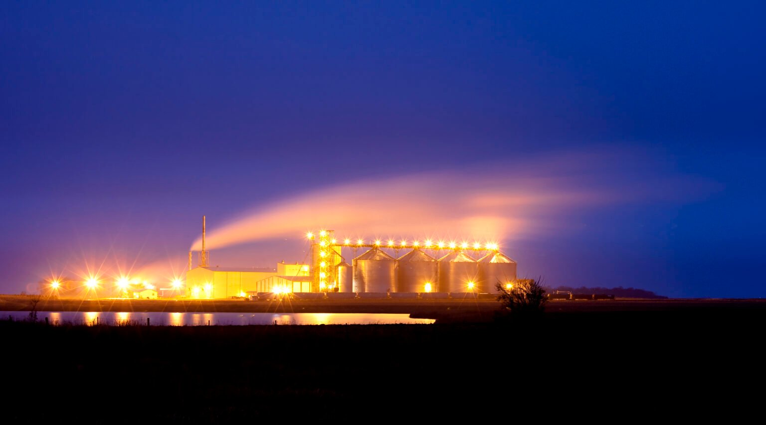 plant producing ethanol from corn